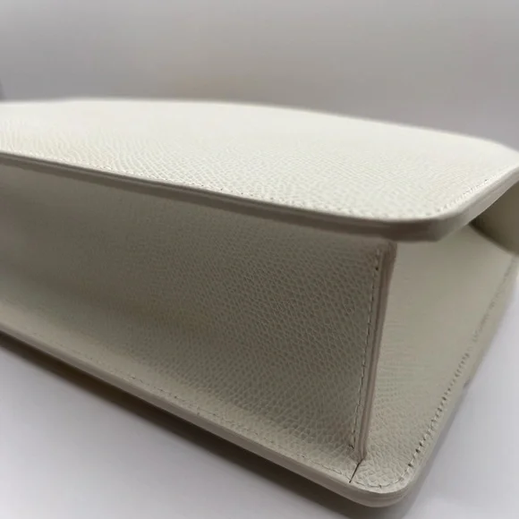 Dior 30 Montaigne - Picture 8 of 16